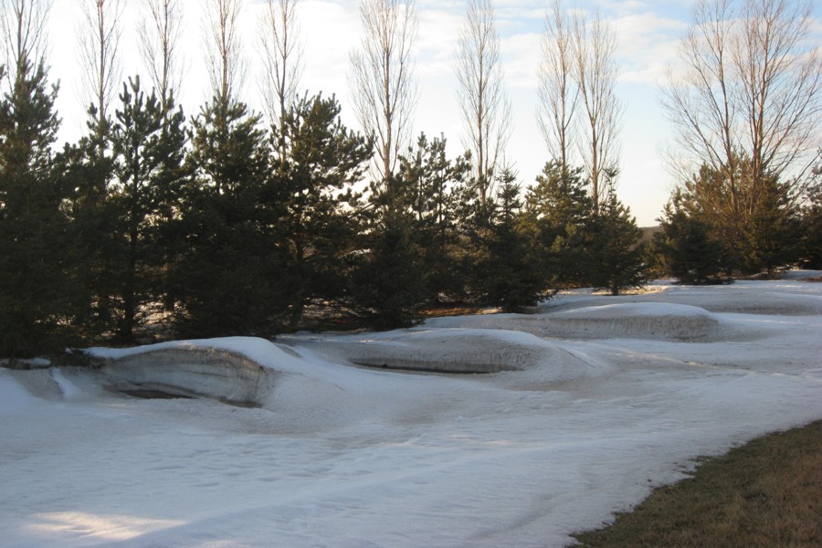 ../image/funny snow mounds 5.jpg